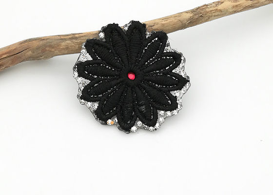 China Remendos pequenos do bordado da flor da cor preta, remendos do Applique do bordado fornecedor