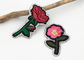 O bordado da flor do teste padrão de Rosa remenda o material 100% brilhante do poliéster da cor fornecedor
