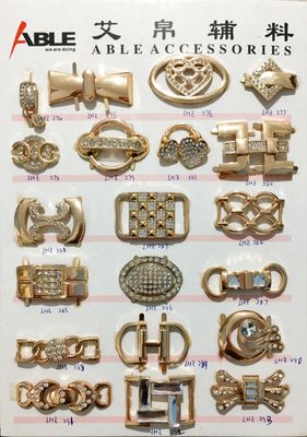 China Curvatura liga de zinco do metal pequeno decorativo da forma para a utilização da sapata das mulheres fornecedor